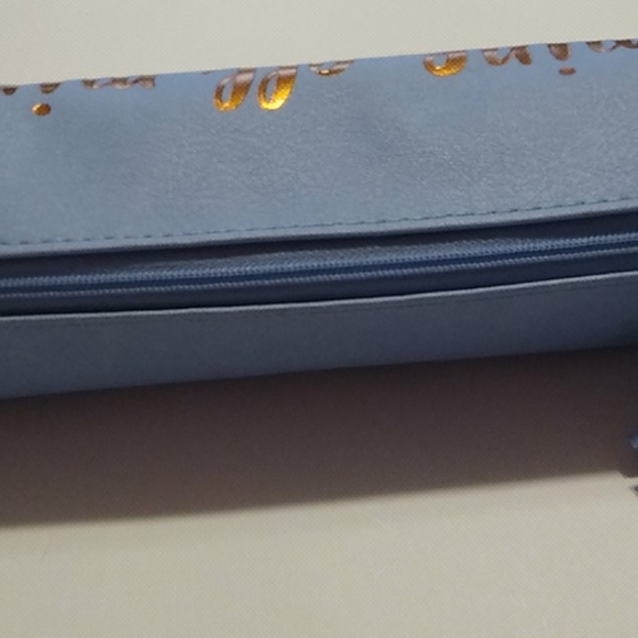 Nwt Deluxe Round Pouch - Picture 6 of 10